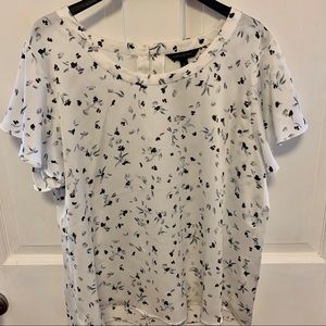 White and blue Banana Republic top